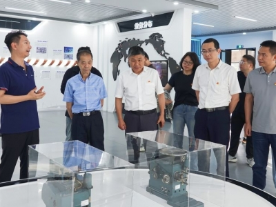 建引領(lǐng)聚合力，業(yè)務(wù)協(xié)同譜新篇——芯能科技黨支部赴田中精機(jī)參觀交流